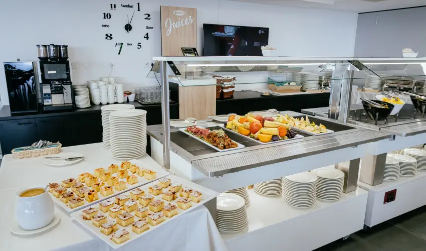 Rkczi Hotel, Tbor s Rendezvnykzpont Storaljajhely - Kedvezmnyes r csaldok rszreak reggelis elltssal (1 jtl)