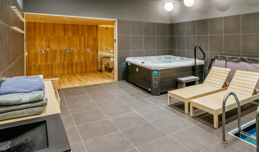 Rkczi Hotel, Tbor s Rendezvnykzpont Storaljajhely - Kedvezmnyes r csaldok rszreak reggelis elltssal (1 jtl)