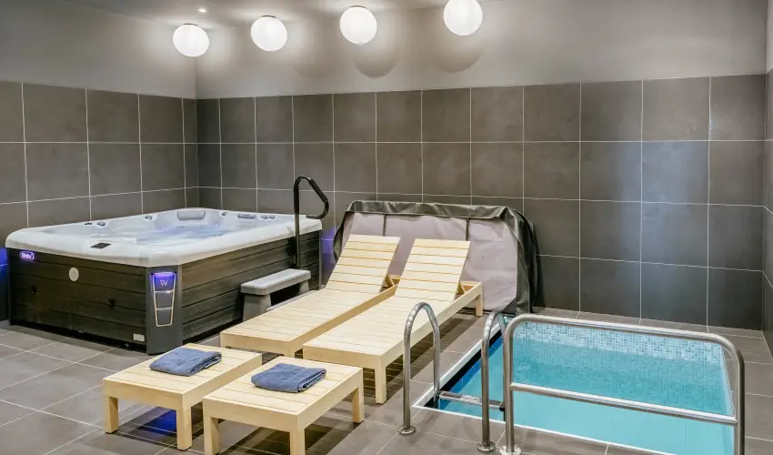 Rkczi Hotel, Tbor s Rendezvnykzpont Storaljajhely - Kedvezmnyes r csaldok rszreak reggelis elltssal (1 jtl)