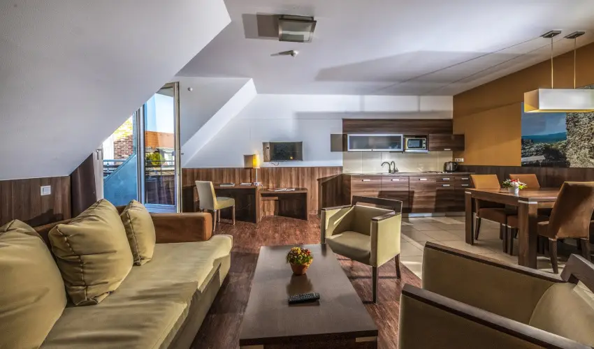 Royal Club Hotel Visegrd - Kedvezmnyes r csaldok rszre flpanzival (1 jtl)