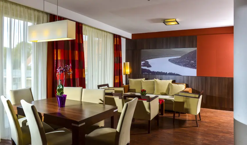 Royal Club Hotel Visegrd - Kedvezmnyes r csaldok rszre flpanzival (1 jtl)