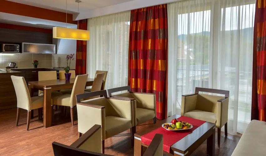 Royal Club Hotel Visegrd - Kedvezmnyes r csaldok rszre flpanzival (1 jtl)