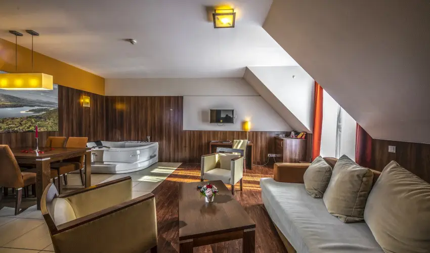 Royal Club Hotel Visegrd - Kedvezmnyes r csaldok rszre flpanzival (1 jtl)