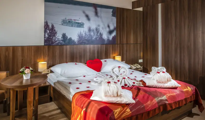 Royal Club Hotel Visegrd - Kedvezmnyes r csaldok rszre flpanzival (1 jtl)