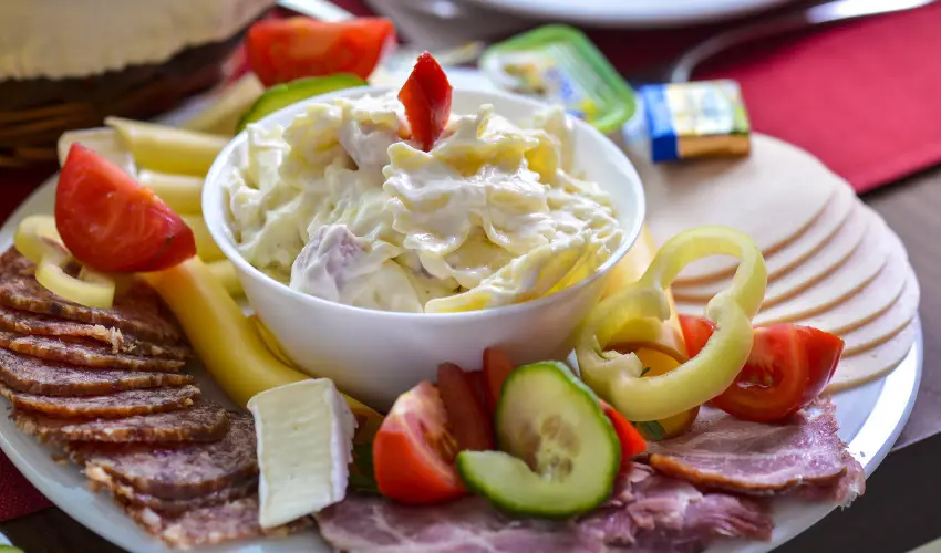 Royal Club Hotel Visegrd - Kedvezmnyes r csaldok rszre flpanzival (1 jtl)