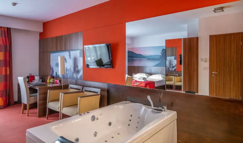 Royal Club Hotel Visegrd - Kedvezmnyes r csaldok rszre flpanzival (1 jtl)