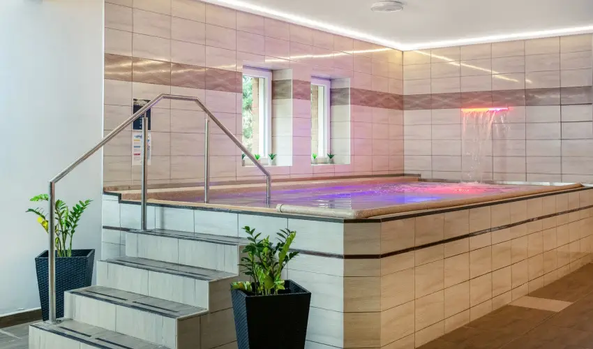 Royal Club Hotel Visegrd - Kedvezmnyes r csaldok rszre flpanzival (1 jtl)