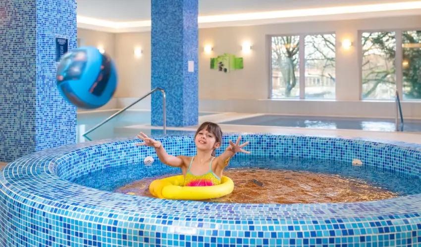 Royal Club Hotel Visegrd - Kedvezmnyes r csaldok rszre flpanzival (1 jtl)