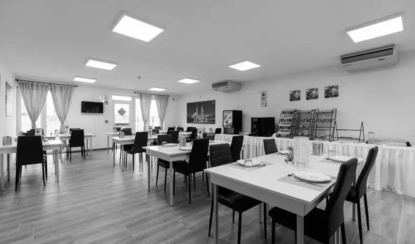 Safari Hotel Szeged - Kedvezmnyes r csaldok rszre reggelivel (1 jtl)