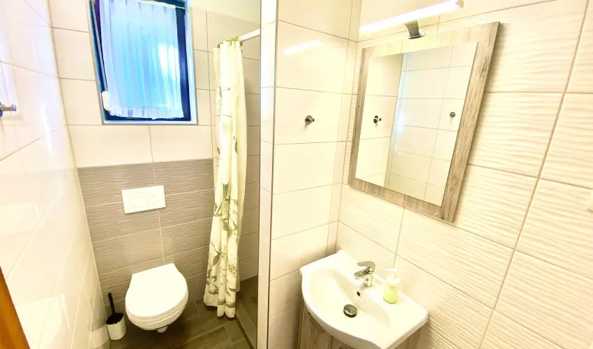 See Vendégház Siófok - Kedvezményes ár családok részéreak önellátással (1 éjtől)