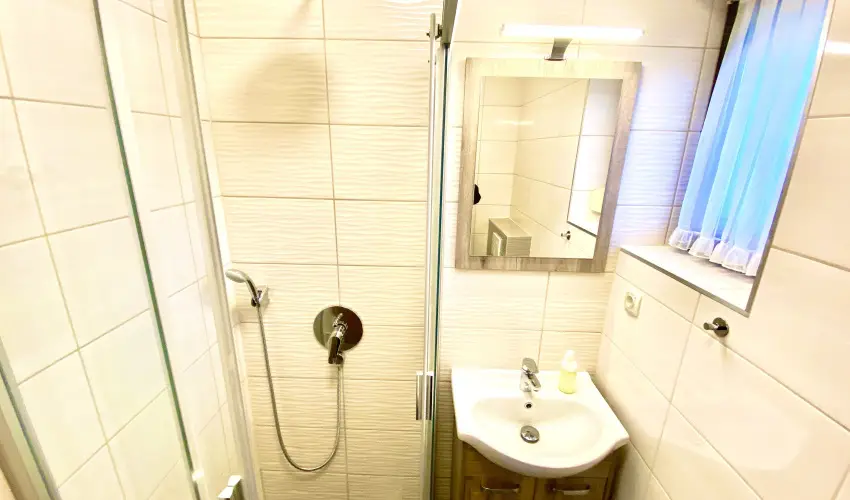 See Vendégház Siófok - Kedvezményes ár családok részéreak önellátással (1 éjtől)