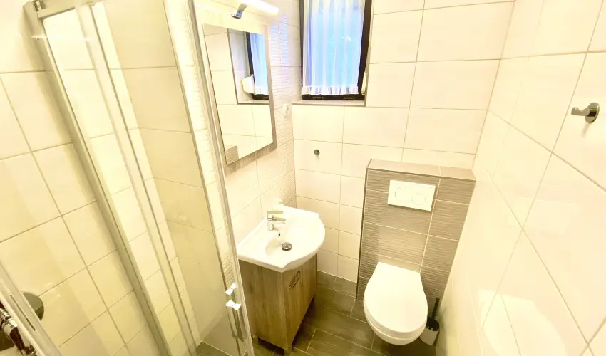 See Vendégház Siófok - Kedvezményes ár családok részéreak önellátással (1 éjtől)