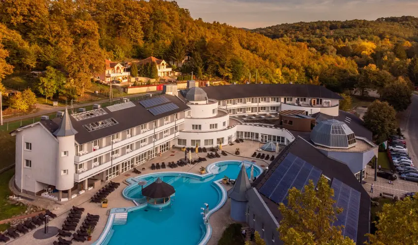 Ambient Hotel & ThermalSPA**** Sikonda - Kedvezm�nyes �r f�lpanzi�val (min. 2 �j)