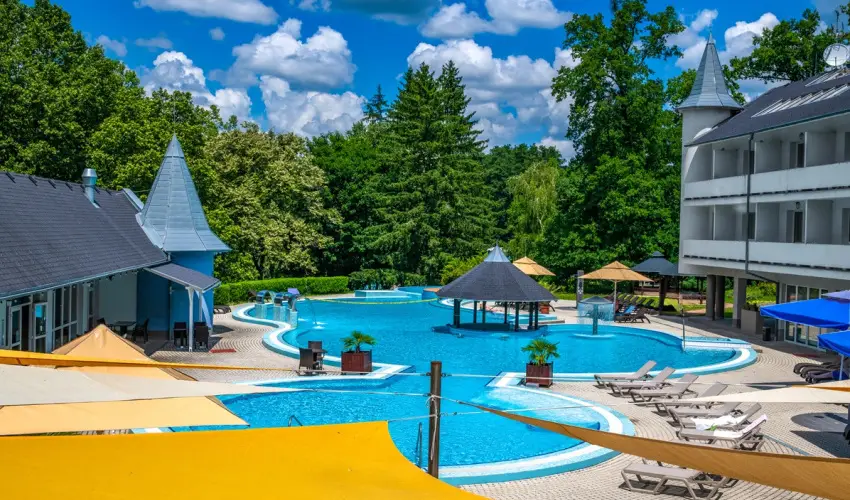 Ambient Hotel & ThermalSPA**** Sikonda - Kedvezm�nyes �r f�lpanzi�val (min. 2 �j)