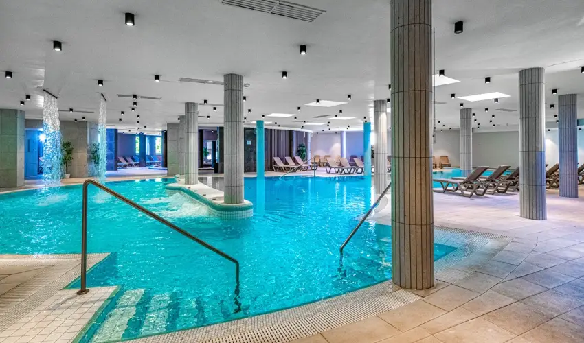 Ambient Hotel & ThermalSPA**** Sikonda - Kedvezm�nyes �r f�lpanzi�val (min. 2 �j)