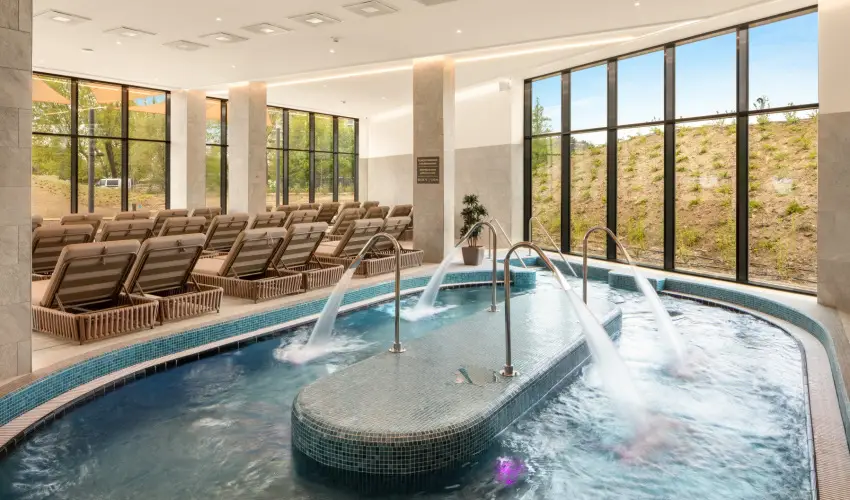 Sirius Hotel Keszthely - Kedvezm�nyes �r csal�dok r�sz�reak f�lpanzi�val (1 �jt�l)