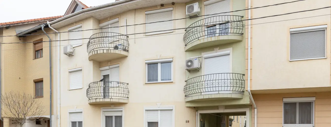 Skorpi Lak3 Hajdszoboszl - Kedvezmnyes r csaldok rszreak (1 jtl)