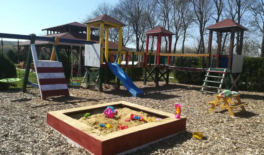 Sokor Fogad Sokorptka - Diszntoros htvge (min. 2 j)