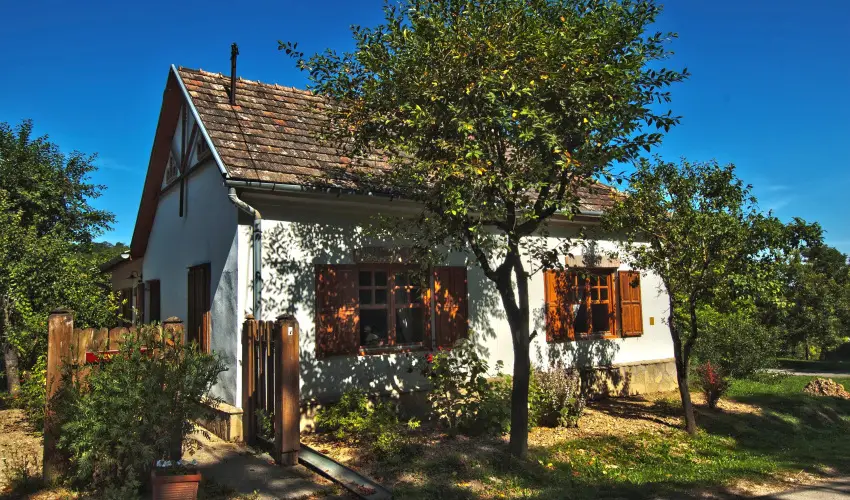 Somogy Kertje �d�l�falu �s �tterem Bonnya - Kedvezm�nyes �r csal�dok r�sz�reak reggelivel (1 �jt�l)