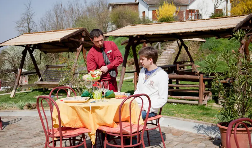 Somogy Kertje �d�l�falu �s �tterem Bonnya - Kedvezm�nyes �r csal�dok r�sz�reak reggelivel (1 �jt�l)