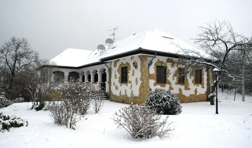 Somogy Kertje �d�l�falu �s �tterem Bonnya - Kedvezm�nyes �r csal�dok r�sz�reak reggelivel (1 �jt�l)