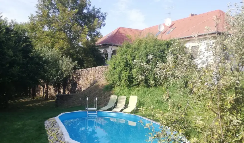 Somogy Kertje �d�l�falu �s �tterem Bonnya - Kedvezm�nyes �r csal�dok r�sz�reak reggelivel (1 �jt�l)