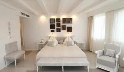 Szrcsa Hotel Szkesfehrvr