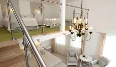 Szrcsa Hotel Szkesfehrvr