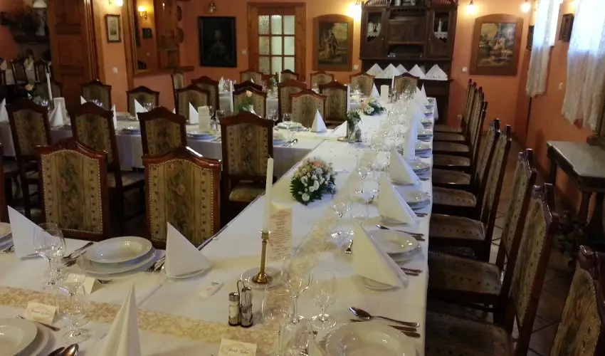 Szrcsa Hotel Szkesfehrvr - Kedvezmnyes r csaldok rszreak flpanzival (1 jtl)