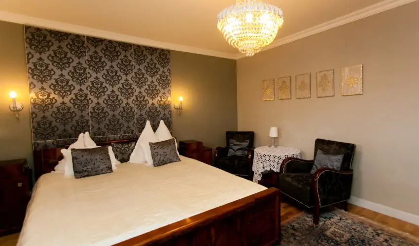 Szrcsa Hotel Szkesfehrvr - Kedvezmnyes r csaldok rszreak flpanzival (1 jtl)