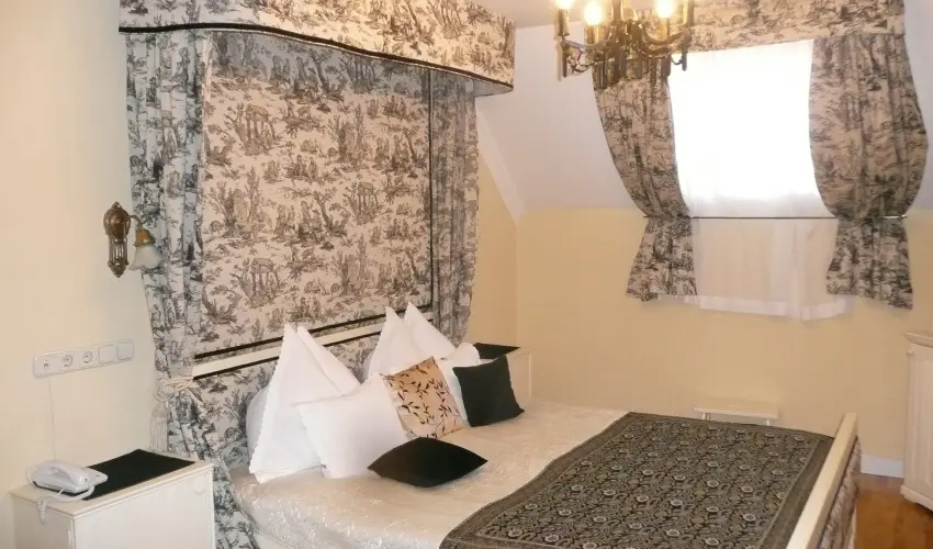 Szrcsa Hotel Szkesfehrvr - Kedvezmnyes r csaldok rszreak flpanzival (1 jtl)