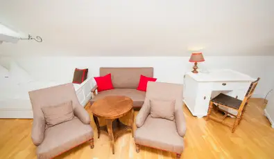 Szrcsa Hotel Szkesfehrvr