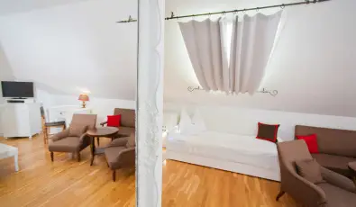 Szrcsa Hotel Szkesfehrvr