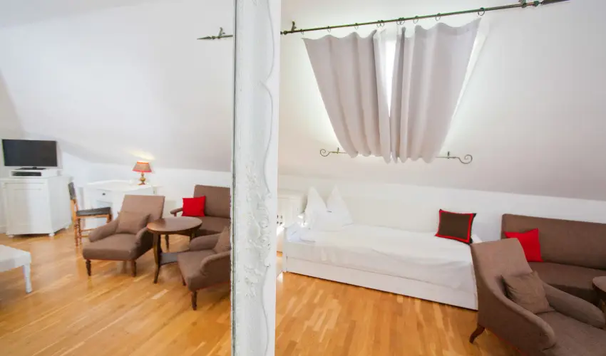 Szrcsa Hotel Szkesfehrvr - Kedvezmnyes r csaldok rszreak flpanzival (1 jtl)