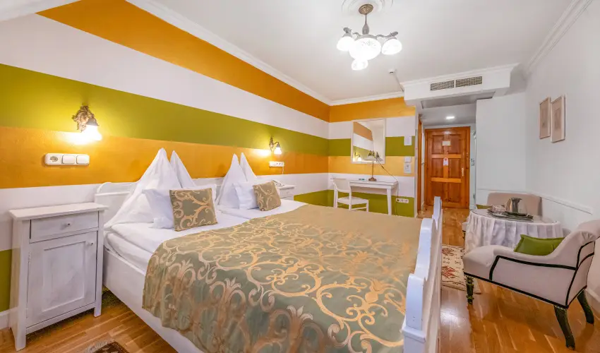 Sz�rcsa Hotel Sz�kesfeh�rv�r - Kedvezm�nyes �r csal�dok r�sz�reak f�lpanzi�val (1 �jt�l)