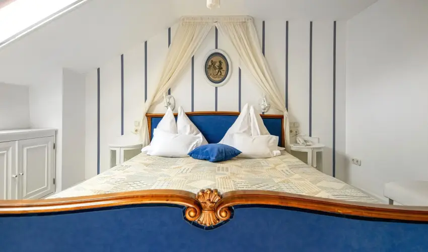 Sz�rcsa Hotel Sz�kesfeh�rv�r - Kedvezm�nyes �r csal�dok r�sz�reak f�lpanzi�val (1 �jt�l)