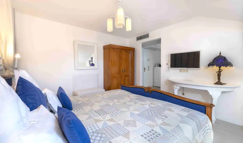 Sz�rcsa Hotel Sz�kesfeh�rv�r - Kedvezm�nyes �r csal�dok r�sz�reak f�lpanzi�val (1 �jt�l)