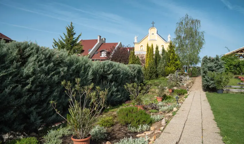 Szent István Hotel Eger - Kedvezményes ár családok részéreak reggelis ellátással (1 éjtől)