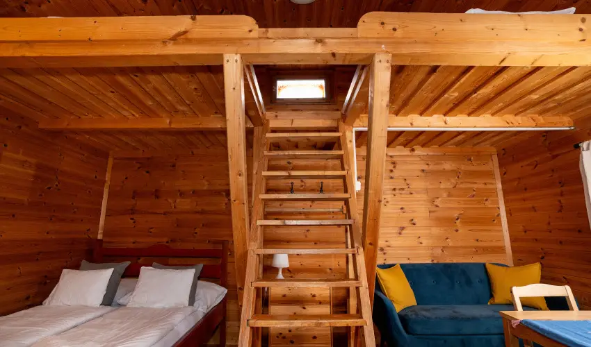 Szilv�sv�rad Camping & Apartman Szilv�sv�rad - Kedvezm�nyes �r csal�dok r�sz�reak (1 �jt�l)