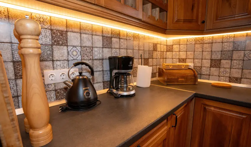Szilv�sv�rad Camping & Apartman Szilv�sv�rad - Kedvezm�nyes �r csal�dok r�sz�reak (1 �jt�l)