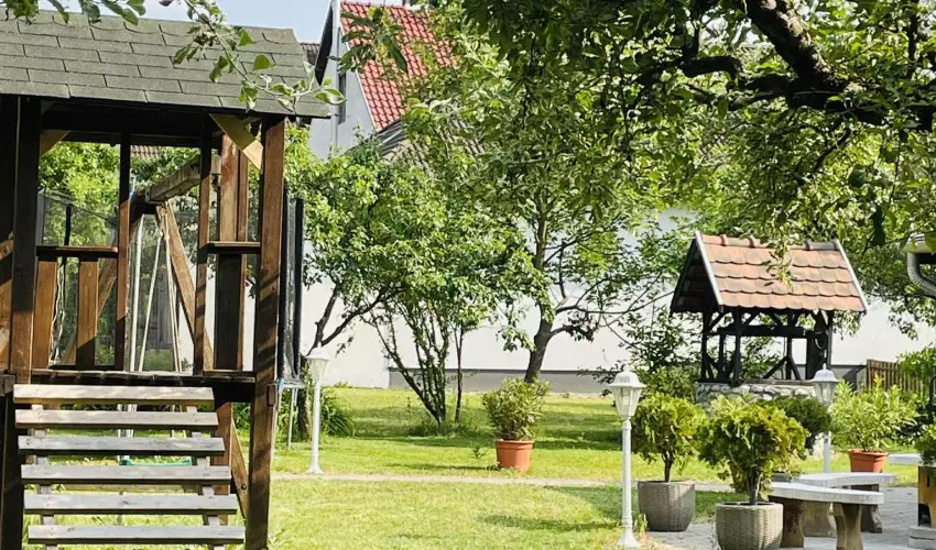 Szilv�sv�rad Camping & Apartman Szilv�sv�rad - Kedvezm�nyes �r csal�dok r�sz�reak (1 �jt�l)