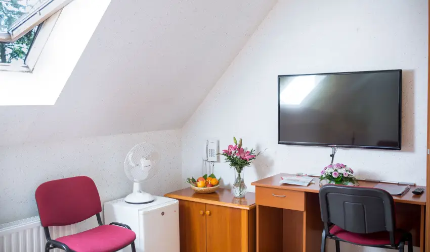 Wellness Hotel Szindbd  Balatonszemes - Mjus 1.