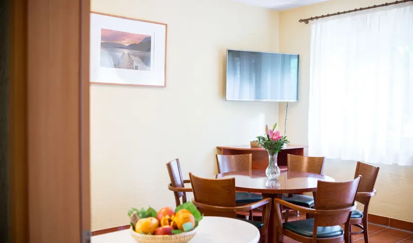 Wellness Hotel Szindbd  Balatonszemes - Mjus 1.