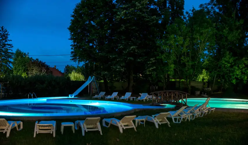 Wellness Hotel Szindbd  Balatonszemes - Mjus 1.