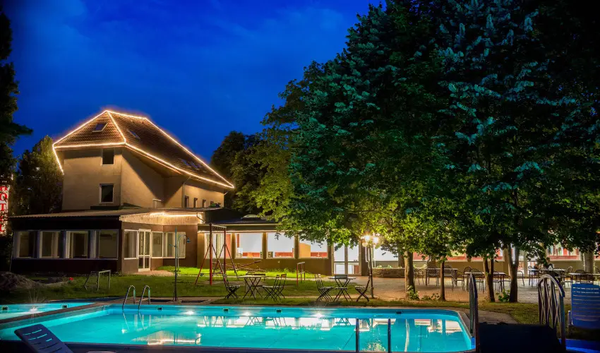 Wellness Hotel Szindbd  Balatonszemes - Mjus 1.