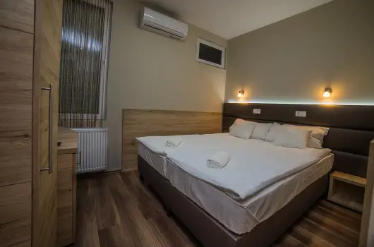 Sztr Motel s tterem - Kedvezmnyes r csaldok rszreak (1 jtl)
