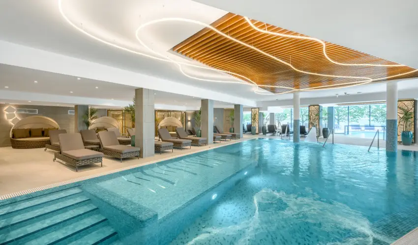 Kenese Bay Garden Resort & Conference Balatonkenese - Kedvezmnyes r csaldok rszre flpanzival (1 jtl)