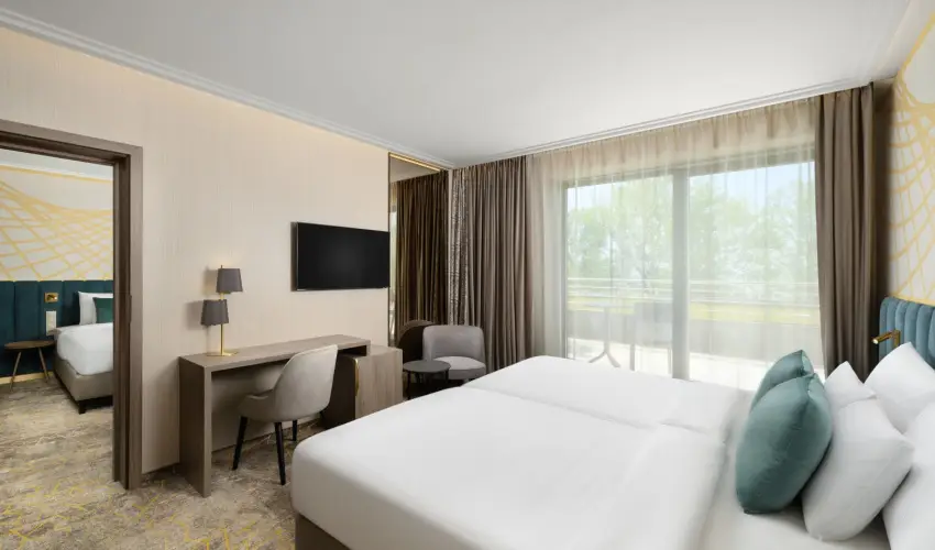 Kenese Bay Garden Resort & Conference Balatonkenese - Kedvezmnyes r csaldok rszre flpanzival (1 jtl)