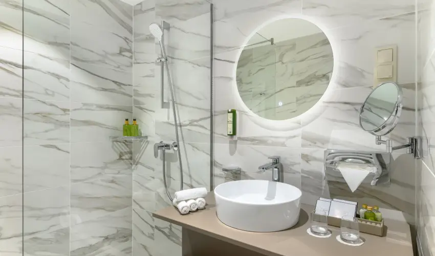 Kenese Bay Garden Resort & Conference Balatonkenese - Kedvezmnyes r csaldok rszre flpanzival (1 jtl)