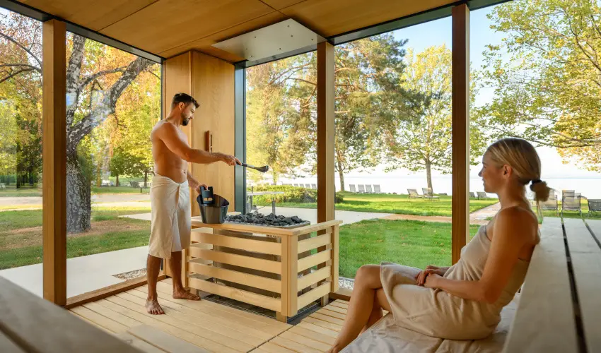 Kenese Bay Garden Resort & Conference Balatonkenese - Kedvezmnyes r csaldok rszre flpanzival (1 jtl)